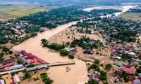 کشته‌های سیل اندونزی از ۹۰۰ نفر هم بیشتر شد