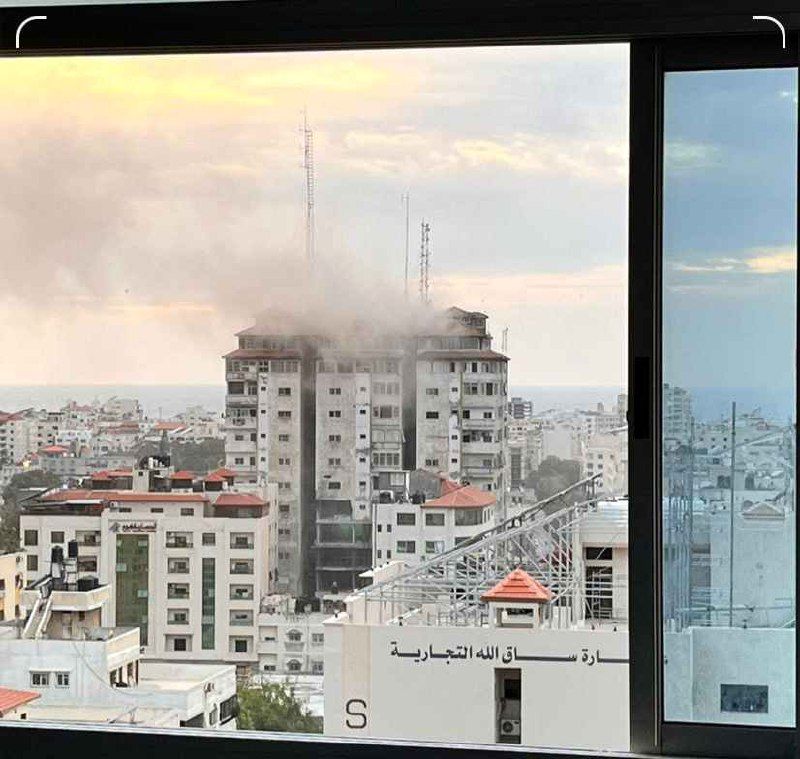 فرو ریختن برج فلسطین در حمله هوایی اسرائیل