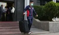 یک مهماندار شیک و بازیکنان پرسپولیس در یک قاب