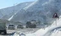 تصاویری از گرفتار شدن مردم در جاده‌های اردبیل