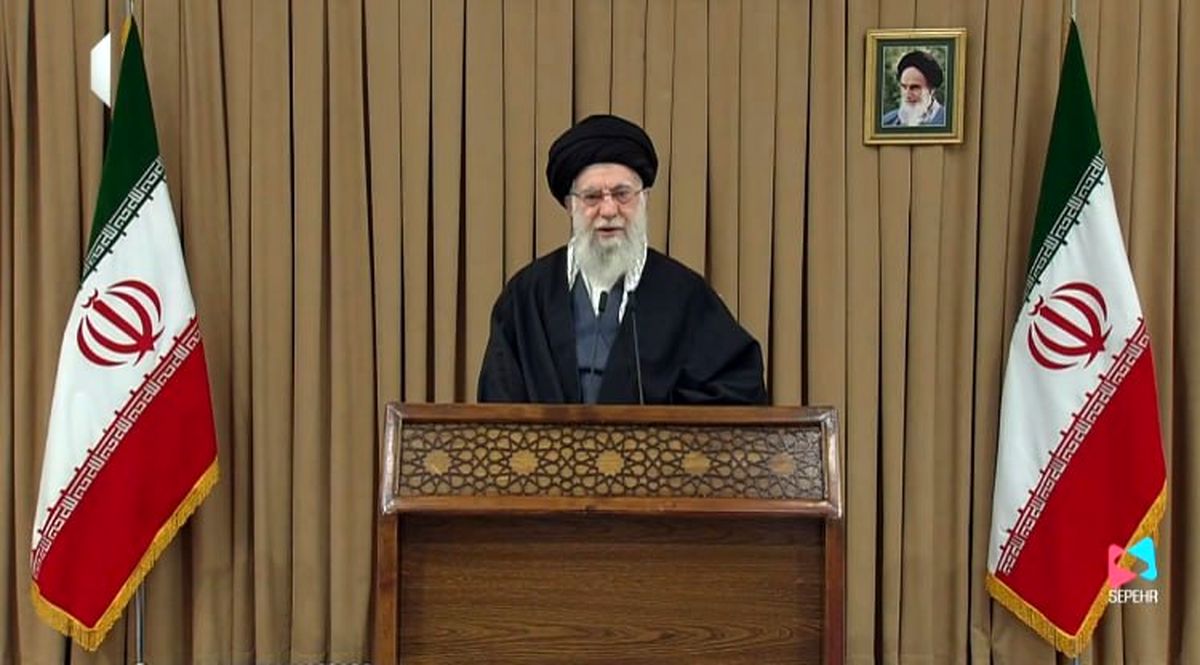 اظهارات توجه‌برانگیز رهبر انقلاب درباره پزشکیان