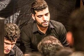 عزاداری مهدی طارمی در شب دهم محرم