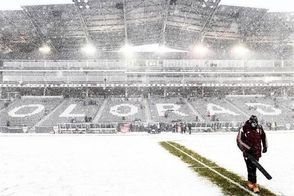 فینال لیگ برتر کانادا در بارش شدید برف برگزار شد