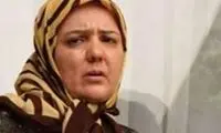 زویا امامی در کنار پسرش آرام می‌گیرد