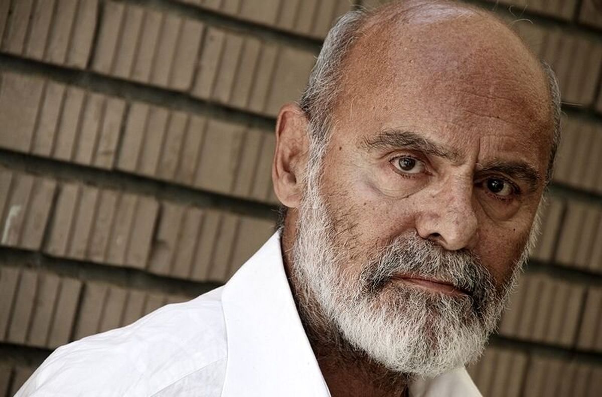   ژست خاص جمشید هاشم‌پور در کنار فرماندهان سپاه 