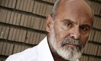 ژست خاص جمشید هاشم‌پور در کنار فرماندهان سپاه