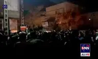 شعار بسیجیان علیه پرویز پرستویی در یک تجمع