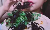 غذاهای عجیب و غریبی که مردم جهان در گذشته می‌خوردند