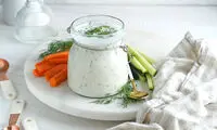 طرز تهیه سس رنچ؛ چاشنی محبوب آمریکایی