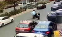 لحظه هولناک سرقت گردنبند یک خانم در تهران