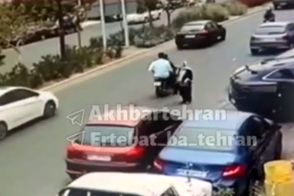 لحظه هولناک سرقت گردنبند یک خانم در تهران