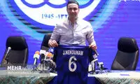 اکبری: نکونام مراقب حاشیه‌های استقلال باشد