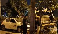 برخورد ماشین حمل زباله با ۱۲ خودروی دیگر حادثه آفرید