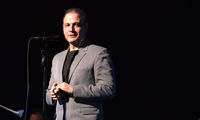 کنسرت «ایرانم» علیرضا قربانی ۴ شب دیگر تمدید شد