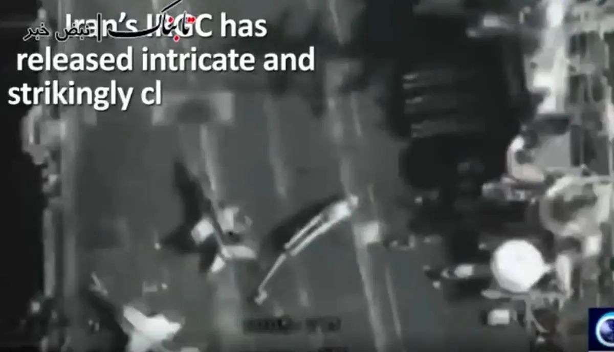 تصاویر پهپاد ایران بر فراز ناو آبراهام لینکلن