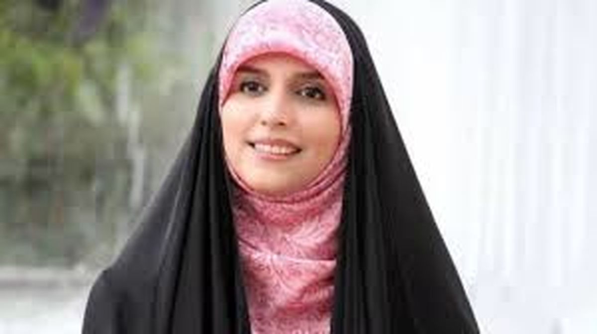 ویدئو شاعرانه مژده لواسانی در کنار دریا