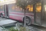 تصاویری وحشتناک از تصادف اتوبوس BRT در خیابان ولیعصر 