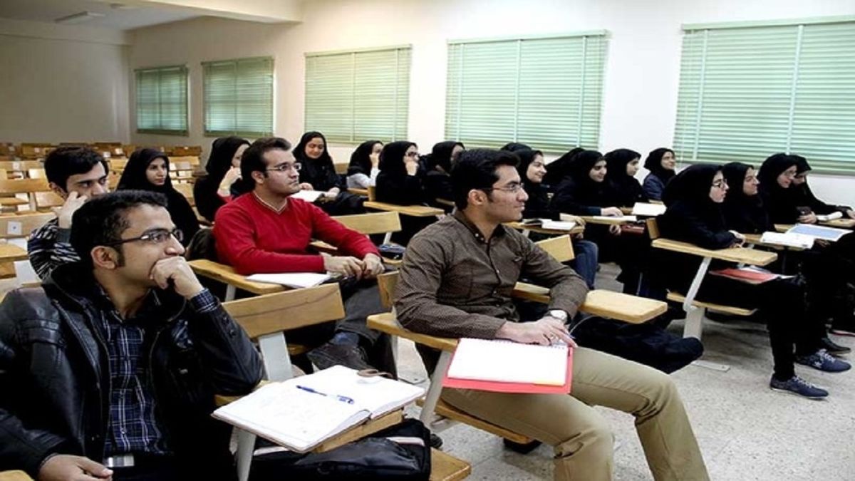   عکس جالب از نقاشی یک دانشجو روی تخته کلاس 