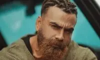 ویدئو غم‌انگیز از جشن تولد خانوادگی معین زد