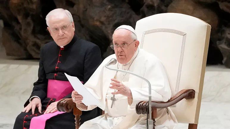 قانون جنجالی و تازه‌ای که پاپ در کلیسا اجرا می‌کند