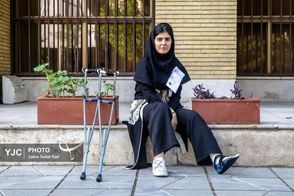 تصویری از بازرسی بدنی دختران داوطلب کنکور 