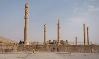 گلسنگ‌ها به جان یادگار داریوش بزرگ افتاده‌اند