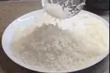 روش صحیح آبکش برنج برای یک پلوی مجلسی و خوش‌دانه