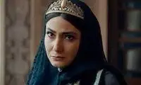 قابی از گلین سریال جیران در کنار همسر واقعی‌اش