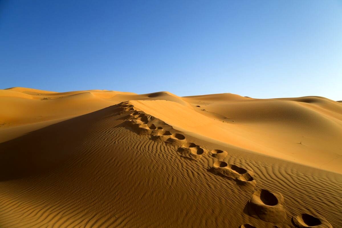 دریاچهای با عمق ۴۲ متر، در بیابانهای عربستان!