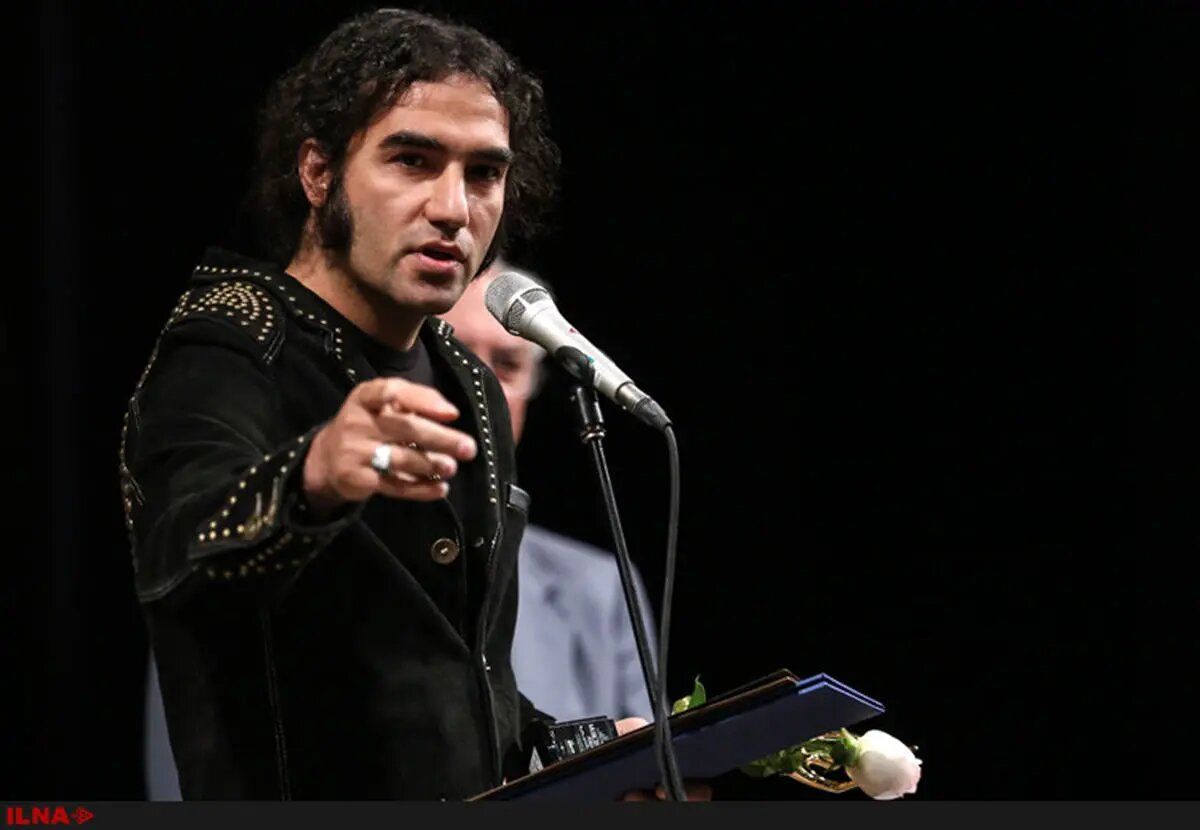 تیپ متفاوت خواننده راک پاپ در جشنواره فجر