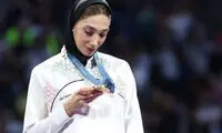 عکسی که نشان می‌دهد مبینا نعمت‌زاده عازم کربلاست