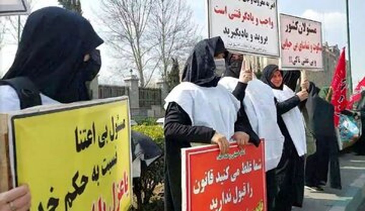 با افرادی که به بهانه قانون حجاب، به مسئولان توهین میکنند چه باید کرد؟