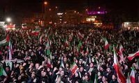تصویر متفاوت فارس از یک زن در تجمعات در تهران