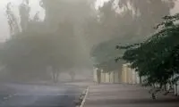 طوفان و تگرگ در برخی مناطق تهران آغاز شد