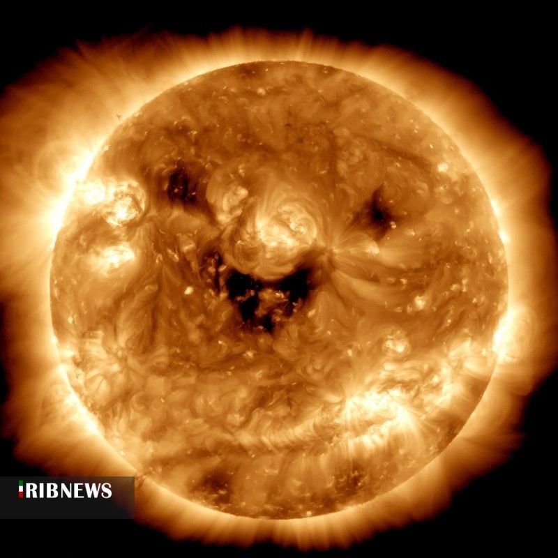 تصویرِ شکار ناسا از لبخند آتشین خورشید