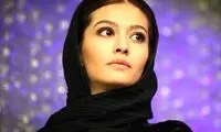 سلفی خندان و یک چشمی خانم بازیگر در کنار خواهرش