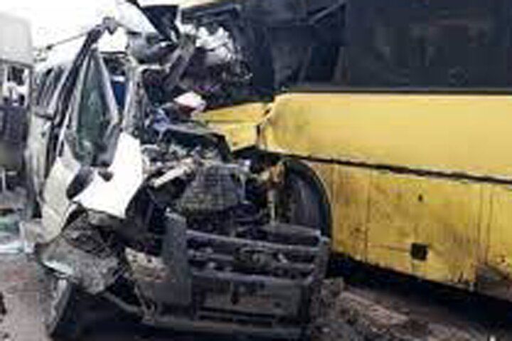 تصاویری از سقوط مرگبار اتوبوس از روی پل