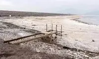 لحظه رها سازی آب یک سد به سمت دریاچه ارومیه