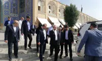 عذرخواهی از ورود با خودرو به میدان نقش جهان
