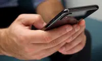 واکنش اپل به مشکل صفحه نمایش آیفون 10