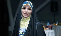میز مجری صداوسیما حین اجرای برنامه شکست!