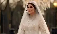 قاب صمیمی از مریم مومن کنار علی انصاریان و مادرش