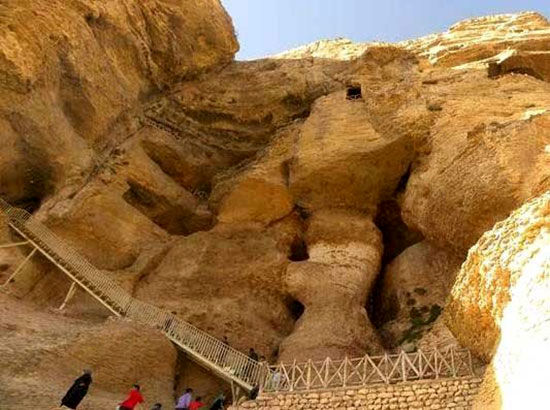 شگفت انگیزترین غار دست کند ایران در دیواندره