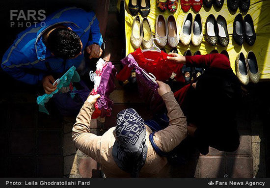 عکس: بازار دست فروش ها در آستانه نوروز