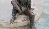 دزدیده‌شدن بخشی از مجسمه پرویز تناولی