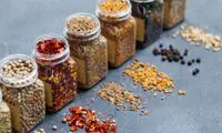 زمان طلایی اضافه کردن‌ ادویه به غذا چه موقع است؟