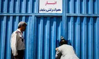 کشف مواد اولیه کفش یک سال ایرانیان در انباری