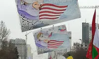 نقاشی جالب شهروند مشهدی در راهپیمایی