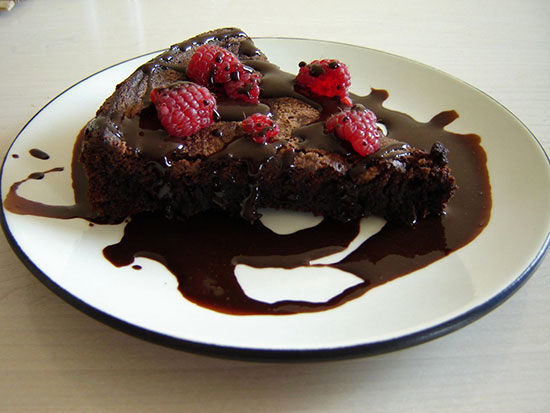 تهیه کیک شکلاتیِ فوری و کم کالری