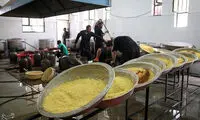 توزیع غذای نذری در مناطق محروم کرمان